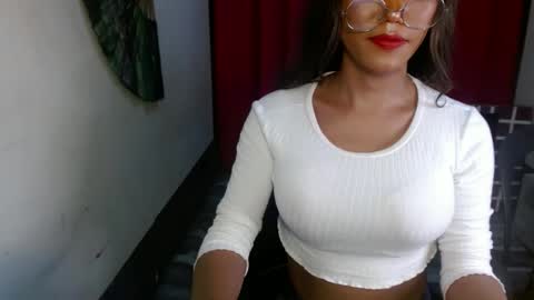 Snapshot of asian_petit19 chatting on January 29, 2025, 12:01 am Lovely online show from January 29, 2025, 12:01 am