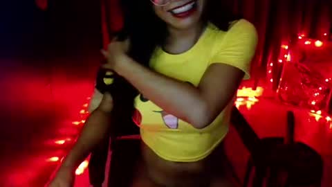 Snapshot of asian_petit19 chatting on October 21, 2025, 3:40 am Lovely online show from October 21, 2025, 3:40 am