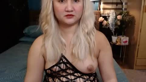 angela online show from October 5, 2025, 1:37 am