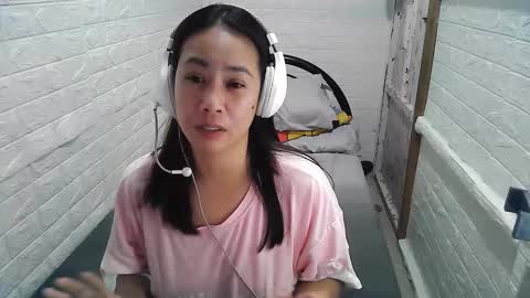 Snapshot of asian_sexydimples chatting on February 6, 2025, 4:14 pm Trixie online show from February 6, 2025, 4:14 pm