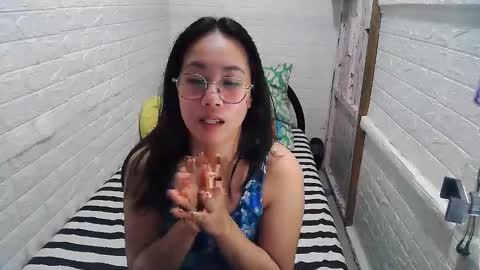 Snapshot of asian_sexydimples chatting on February 13, 2025, 11:37 pm Trixie online show from February 13, 2025, 11:37 pm