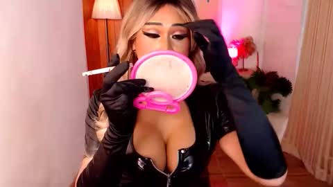 Snapshot of asianassetxxx chatting on October 9, 2025, 11:41 am nicole online show from October 9, 2025, 11:41 am