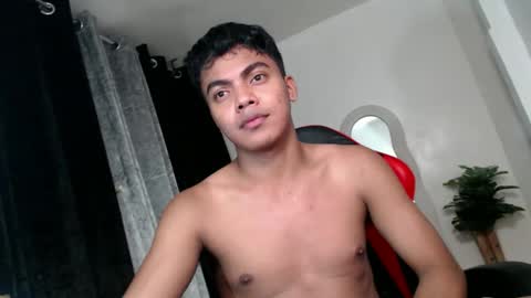 Snapshot of asianboyhunt chatting on October 24, 2025, 11:12 pm Fev online show from October 24, 2025, 11:12 pm