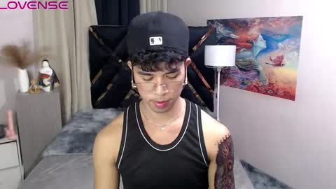 asiancum_peter online show from September 22, 2025, 11:45 am