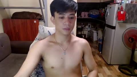 asiandreamboyx online show from February 13, 2025, 11:28 am