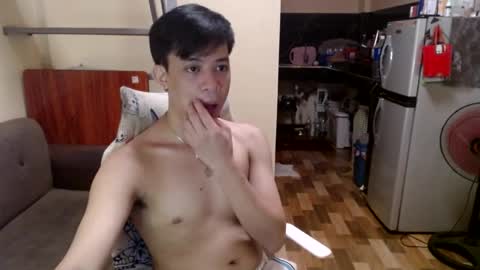 asiandreamboyx online show from February 17, 2025, 1:32 pm