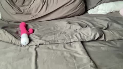 asiangirlandwhiteguy online show from February 14, 2025, 8:42 am