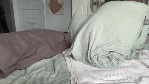 asiangirlandwhiteguy online show from October 19, 2025, 5:41 am