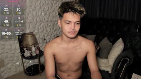 VICTORIA SCOTT online show from December 5, 2025, 10:57 am