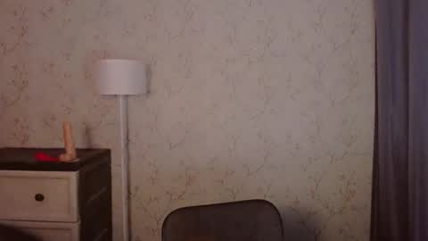 kisses online show from April 1, 2026, 2:25 pm