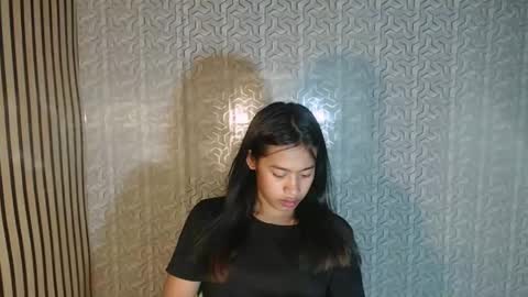 kisses online show from April 19, 2026, 6:10 pm