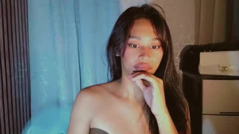 kisses online show from June 1, 2026, 9:00 am