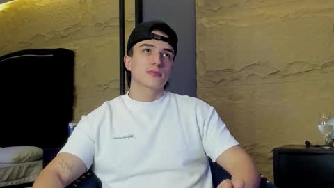 Aslan  online show from March 16, 2026, 2:50 am