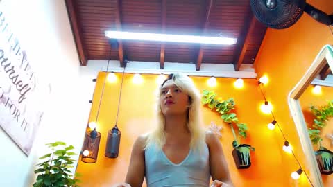 Snapshot of aslyhernandez chatting on December 26, 2024, 2:16 pm ASLY online show from December 26, 2024, 2:16 pm