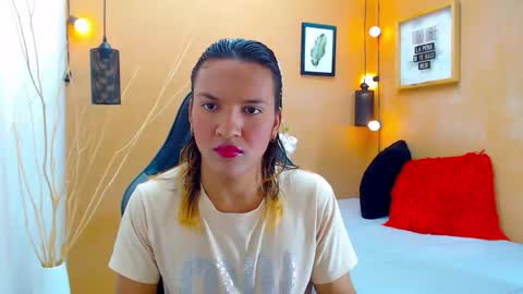 Snapshot of aslyhernandez chatting on September 20, 2025, 12:17 pm ASLY online show from September 20, 2025, 12:17 pm