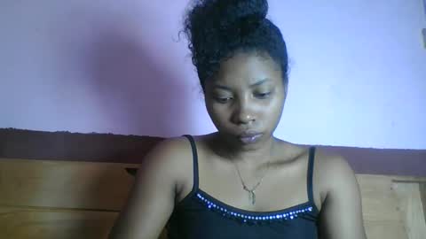 asmiraa online show from March 18, 2026, 8:28 am