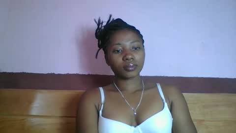 asmiraa online show from March 22, 2026, 10:07 am