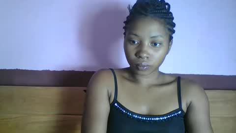 asmiraa online show from March 28, 2026, 7:41 am