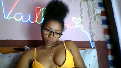 asmiraa online show from June 6, 2026, 6:12 pm