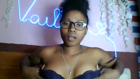 asmiraa online show from June 10, 2026, 6:18 pm