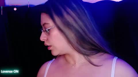 Snapshot of aspenruss chatting on October 13, 2025, 2:22 am online show from October 13, 2025, 2:22 am