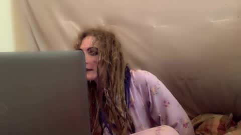 Snapshot of aspiringturtlegirl chatting on February 25, 2026, 3:54 pm aspiringturtlegirl online show from February 25, 2026, 3:54 pm