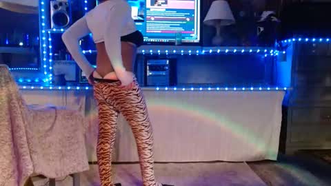 SIR WILLIAM online show from March 23, 2026, 5:11 am