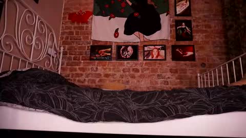 Eva online show from November 6, 2025, 2:45 am