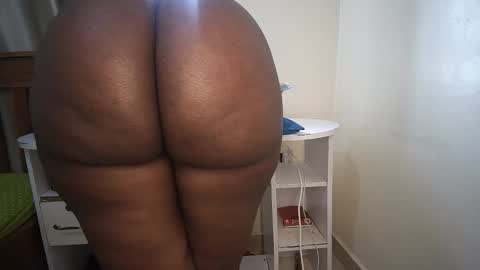 Snapshot of assygally chatting on March 3, 2026, 12:33 pm shee online show from March 3, 2026, 12:33 pm