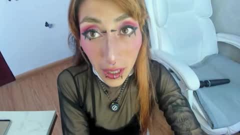 Asterothxznikki online show from February 12, 2026, 1:55 am