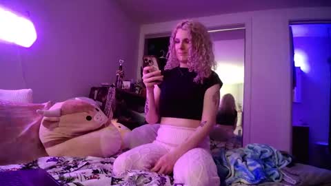 AstoriaLove online show from February 15, 2025, 2:58 am