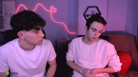 Snapshot of astren_villo chatting on February 2, 2026, 1:32 pm astren online show from February 2, 2026, 1:32 pm