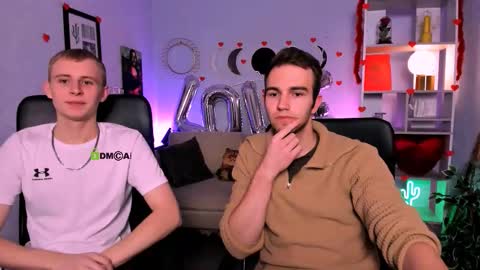 Snapshot of astren_villo chatting on February 9, 2026, 6:39 am astren online show from February 9, 2026, 6:39 am