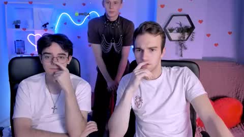 Snapshot of astren_villo chatting on February 14, 2026, 8:27 pm astren online show from February 14, 2026, 8:27 pm