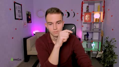 Snapshot of astren_villo chatting on February 19, 2026, 1:18 pm astren online show from February 19, 2026, 1:18 pm