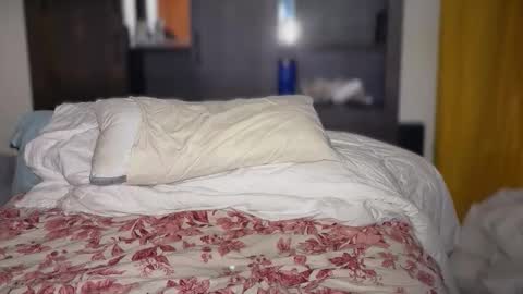 astro_n_tatiana online show from December 15, 2025, 4:39 am