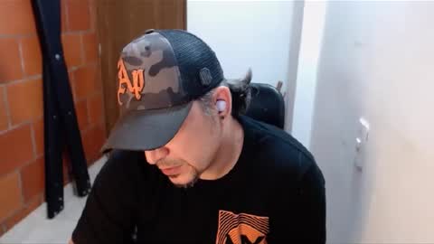 Snapshot of astton_nick chatting on March 6, 2025, 5:03 am Nick Astton online show from March 6, 2025, 5:03 am