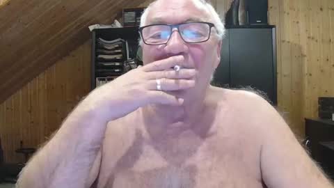 asusandy online show from January 13, 2026, 11:32 pm