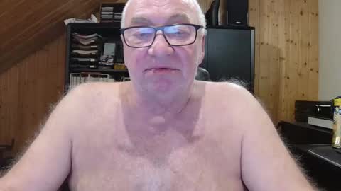 asusandy online show from February 22, 2026, 9:13 pm