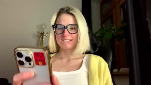 asya_new online show from November 10, 2025, 4:39 pm