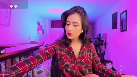 Atenea online show from September 21, 2025, 9:16 pm