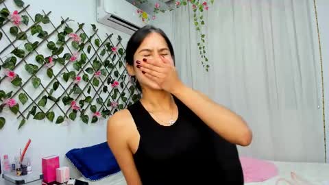 Atenea online show from March 26, 2026, 2:50 am