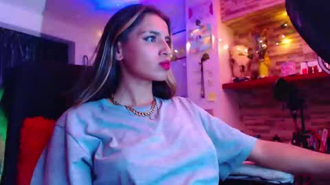 Snapshot of ateneasairce chatting on February 18, 2025, 11:19 pm Atenea online show from February 18, 2025, 11:19 pm