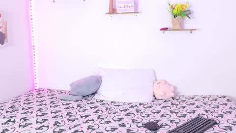 ATENEA MAKRI online show from January 17, 2025, 4:15 pm