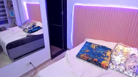 Athenea online show from December 18, 2024, 3:58 am