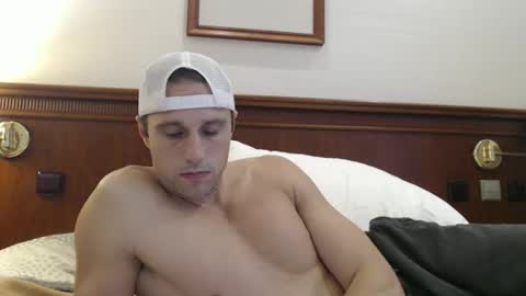 tommycb55555 online show from September 25, 2025, 1:37 pm