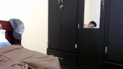 Robin online show from December 19, 2025, 3:02 am