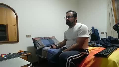 Snapshot of attila85 chatting on November 21, 2025, 9:24 pm Bleakw85 online show from November 21, 2025, 9:24 pm