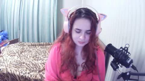 Emiko online show from October 19, 2025, 3:01 pm