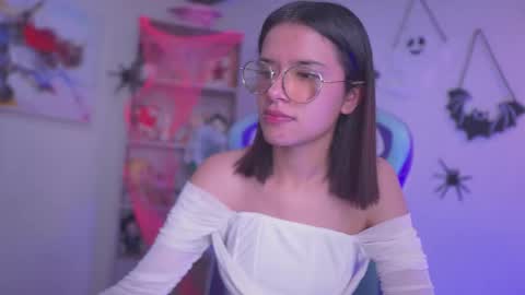 aura_rouss online show from October 31, 2025, 1:28 am